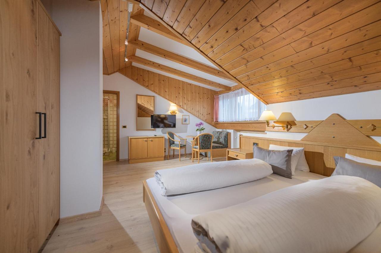 Hotel Wilma Nalles Esterno foto